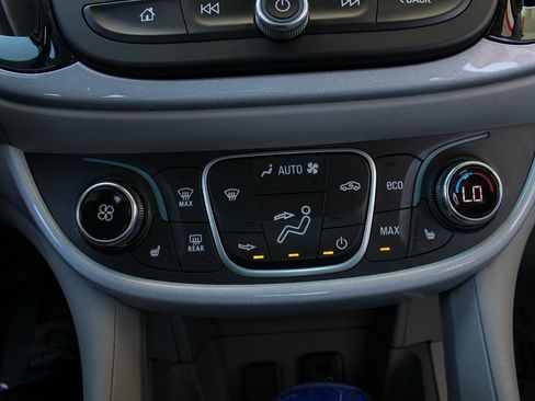 Used 2016 Chevrolet Volt LT w/ Comfort Package FWD image 30