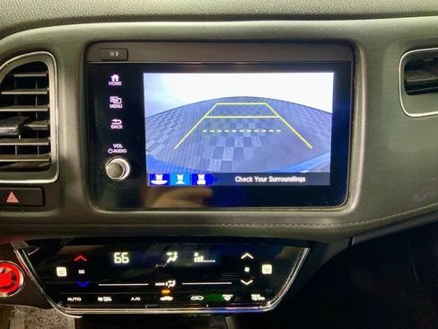 Used 2021 Honda HR-V EX image 3