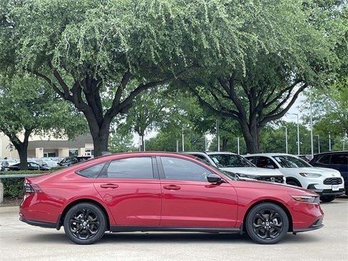 New 2025 Honda Accord SE image 3