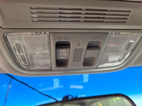 Used 2011 Honda Accord EX image 36