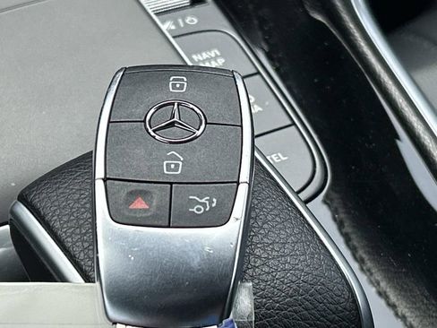 Used 2024 Mercedes-Benz GLE 450e 4MATIC image 36