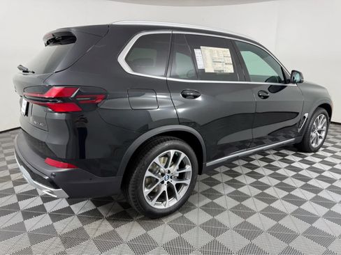 New 2026 BMW X5 xDrive40i w/ Premium Package AWD/4WD image 3