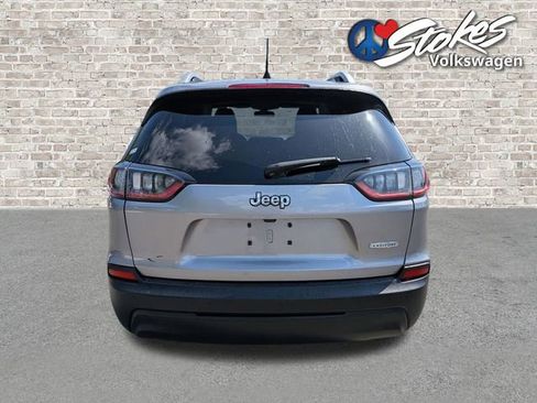 Used 2020 Jeep Cherokee Latitude FWD image 6