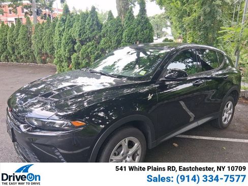 Used 2023 Dodge Hornet GT w/ Cold Weather Group AWD/4WD image 2