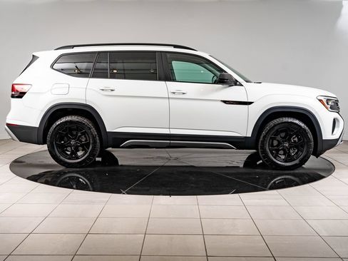 Used 2025 Volkswagen Atlas Peak Edition SE AWD/4WD image 11