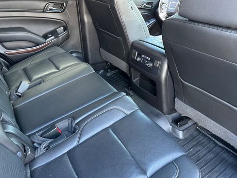 Used 2019 GMC Yukon SLT image 18