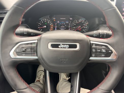 Used 2024 Jeep Compass Trailhawk AWD/4WD image 15