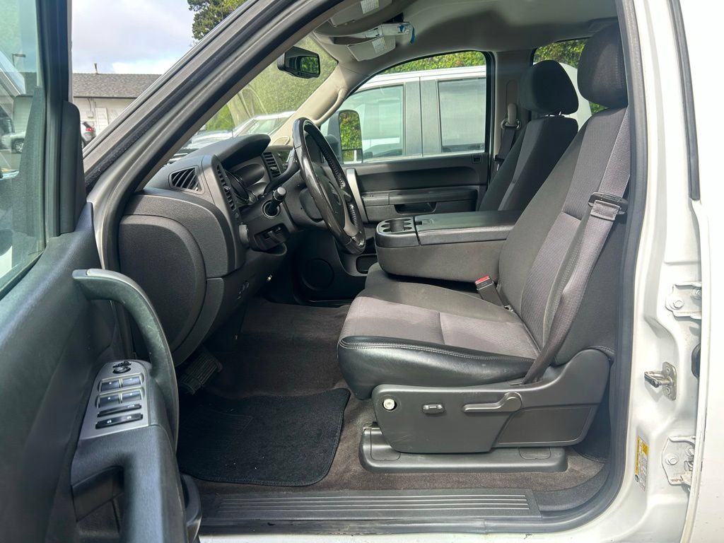 Used 2014 GMC Sierra 2500 SLE w/ SLE Preferred Package AWD/4WD image 14