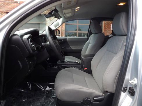 Used 2022 Toyota Tacoma 4x4 Access Cab image 10