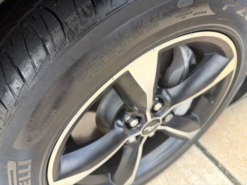 Used 2022 Ford Mustang GT RWD image 2