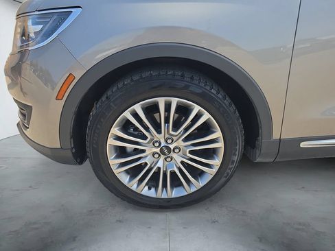Used 2017 Lincoln MKX Reserve w/ Lincoln MKX Climate Package FWD image 14