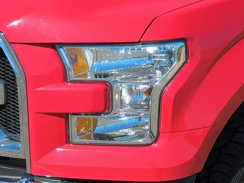 Used 2017 Ford F150 XLT AWD/4WD image 9