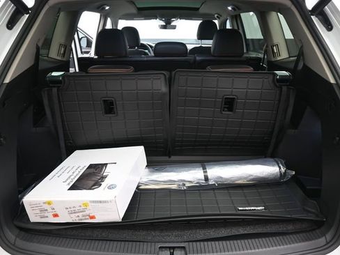 New 2025 Volkswagen Atlas Peak Edition SE image 12