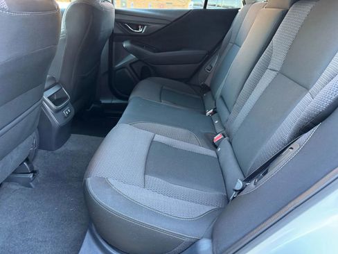 Used 2021 Subaru Outback Premium image 5