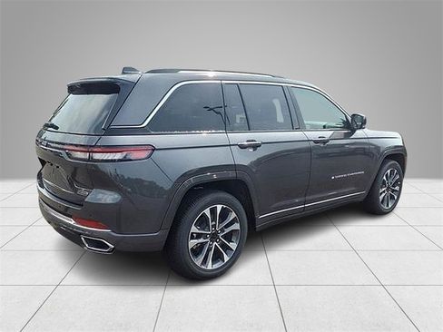 New 2023 Jeep Grand Cherokee Overland w/ Luxury Tech Group IV image 3