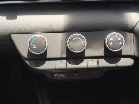 New 2026 Hyundai Elantra SE FWD image 17