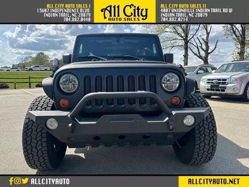 Used 2013 Jeep Wrangler Unlimited Sport image 2
