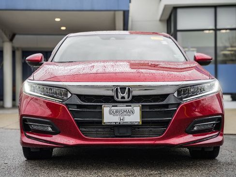 Used 2018 Honda Accord Touring image 2