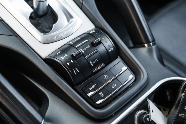 Used 2012 Porsche Cayenne Turbo AWD/4WD image 20