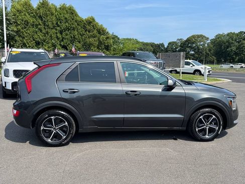 Used 2024 Kia Niro LX FWD image 3