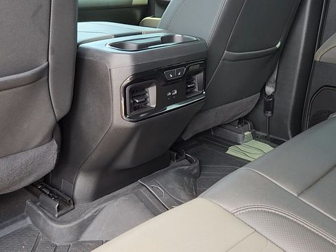 Used 2024 Chevrolet Silverado 2500 ZR2 w/ Technology Package AWD/4WD image 17