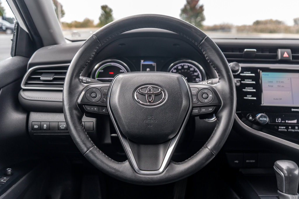 Used 2020 Toyota Camry SE FWD image 14