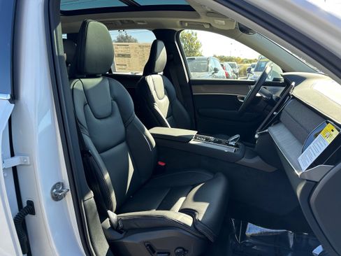 New 2026 Volvo XC90 B6 Ultra w/ Protection Package image 8