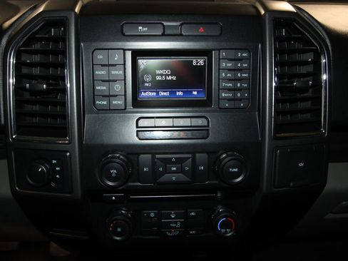 Used 2016 Ford F150 XLT image 11