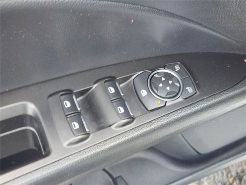 Used 2017 Ford Fusion SE w/ Fusion SE Technology Package image 22