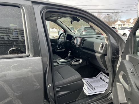 Used 2023 Nissan Frontier SV w/ Technology Package image 13