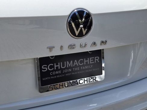 Certified 2023 Volkswagen Tiguan SE FWD image 9