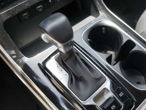 Certified 2022 Kia Carnival SX Prestige FWD image 13