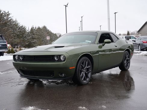 Used 2020 Dodge Challenger SXT w/ Blacktop Package image 7