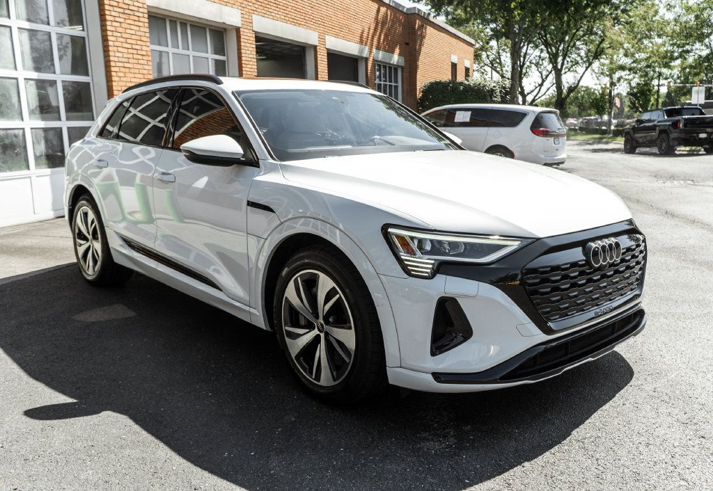 Used 2024 Audi Q8 e-tron Premium AWD/4WD image 5