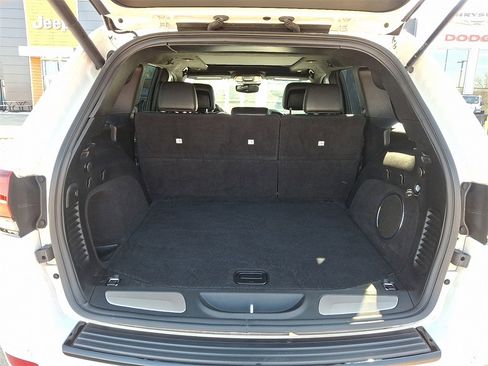 Used 2021 Jeep Grand Cherokee SRT image 28