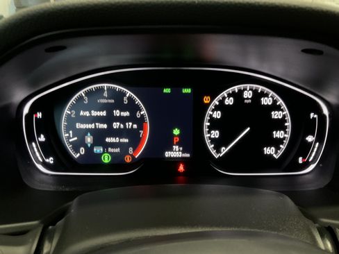 Used 2018 Honda Accord Touring image 12