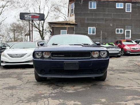 Used 2014 Dodge Challenger SXT RWD image 18