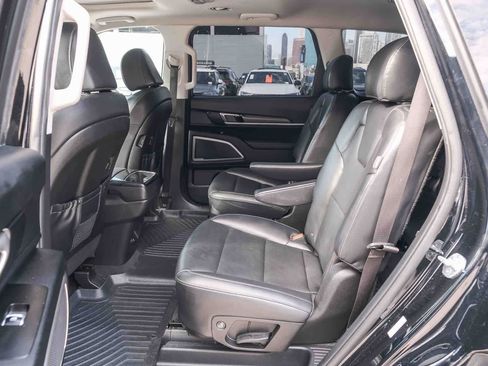 Used 2024 Kia Telluride S w/ S Sunroof Package FWD image 19