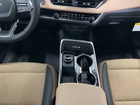 New 2026 Chevrolet Equinox ACTIV w/ LPO, Floor Liner Package image 10