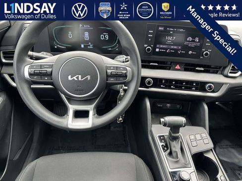 Used 2023 Kia Sportage LX image 9