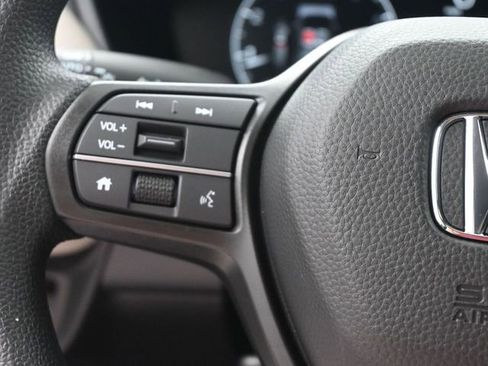 New 2026 Honda HR-V LX image 2