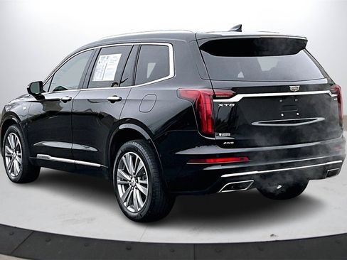 Used 2022 Cadillac XT6 Premium Luxury w/ Technology Package image 7