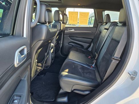 Used 2020 Jeep Grand Cherokee Altitude image 30