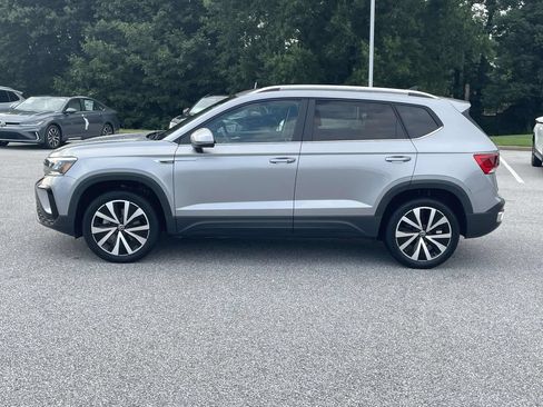 Certified 2023 Volkswagen Taos SE FWD image 5
