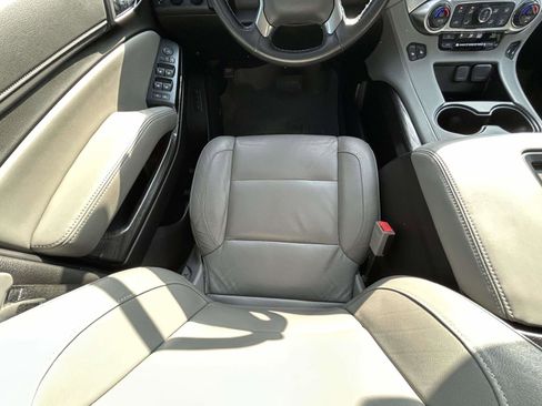 Used 2019 Chevrolet Tahoe LT image 16