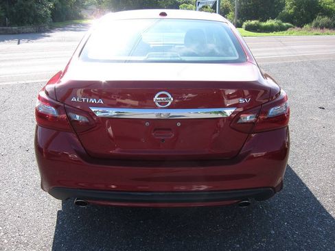 Used 2018 Nissan Altima 2.5 SV w/ 2.5 SV Technology Package FWD image 4