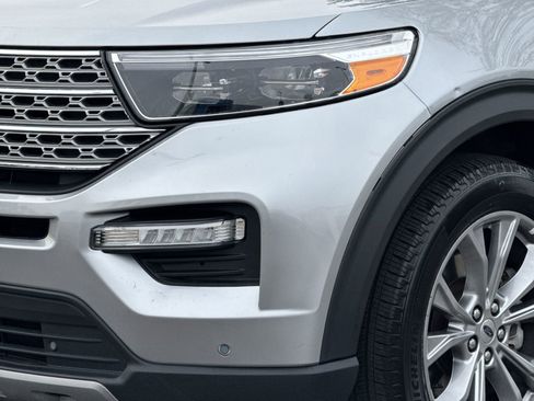 Used 2024 Ford Explorer Limited image 6