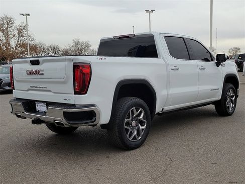 Used 2023 GMC Sierra 1500 SLT image 11