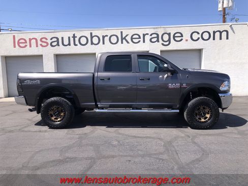 Used 2018 RAM 2500 Tradesman w/ Chrome Appearance Group image 2