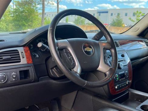 Used 2013 Chevrolet Avalanche LT RWD image 32